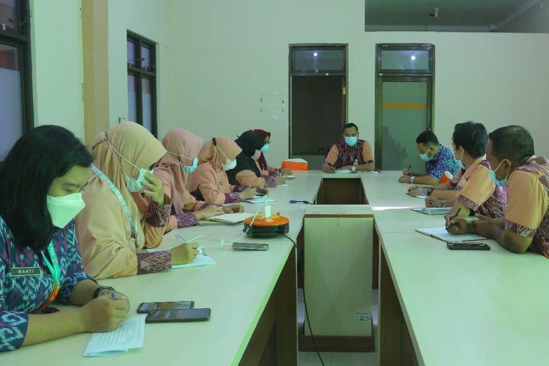 PEMENUHAN INDIKATOR KIP DAN INOVASI MENJADI PERHATIAN KEPALA BAGIAN TATA USAHA